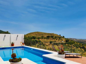 En-suite bedroom with private entrance at Casa Sofija, Sedella